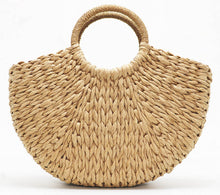 Carica l'immagine nel visualizzatore di Gallery, Pompon Beach