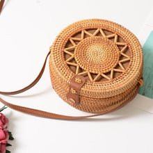 Carica l'immagine nel visualizzatore di Gallery, Hand woven Messenger Bags