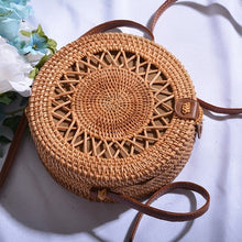 Carica l'immagine nel visualizzatore di Gallery, Hand woven Messenger Bags