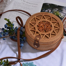 Carica l'immagine nel visualizzatore di Gallery, Hand woven Messenger Bags