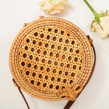 Carica l'immagine nel visualizzatore di Gallery, Bali Hand Woven Rattan Bag Round Shoulder Crossbody Bags