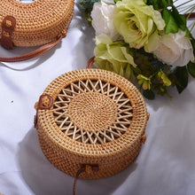 Carica l'immagine nel visualizzatore di Gallery, Bali Hand Woven Rattan Bag Round Shoulder Crossbody Bags