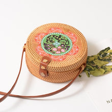 Carica l'immagine nel visualizzatore di Gallery, Bali Hand Woven Rattan Bag Round Shoulder Crossbody Bags