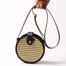Carica l'immagine nel visualizzatore di Gallery, Bali Hand Woven Rattan Bag Round Shoulder Crossbody Bags