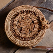 Carica l'immagine nel visualizzatore di Gallery, Hand woven Messenger Bags