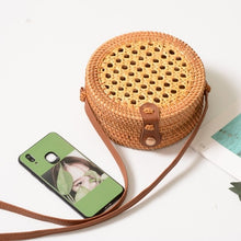 Carica l'immagine nel visualizzatore di Gallery, Hand woven Messenger Bags