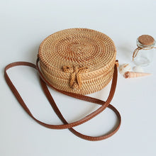 Carica l'immagine nel visualizzatore di Gallery, Hand woven Messenger Bags