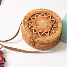 Carica l'immagine nel visualizzatore di Gallery, Bali Hand Woven Rattan Bag Round Shoulder Crossbody Bags