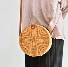 Carica l'immagine nel visualizzatore di Gallery, Bali Hand Woven Rattan Bag Round Shoulder Crossbody Bags